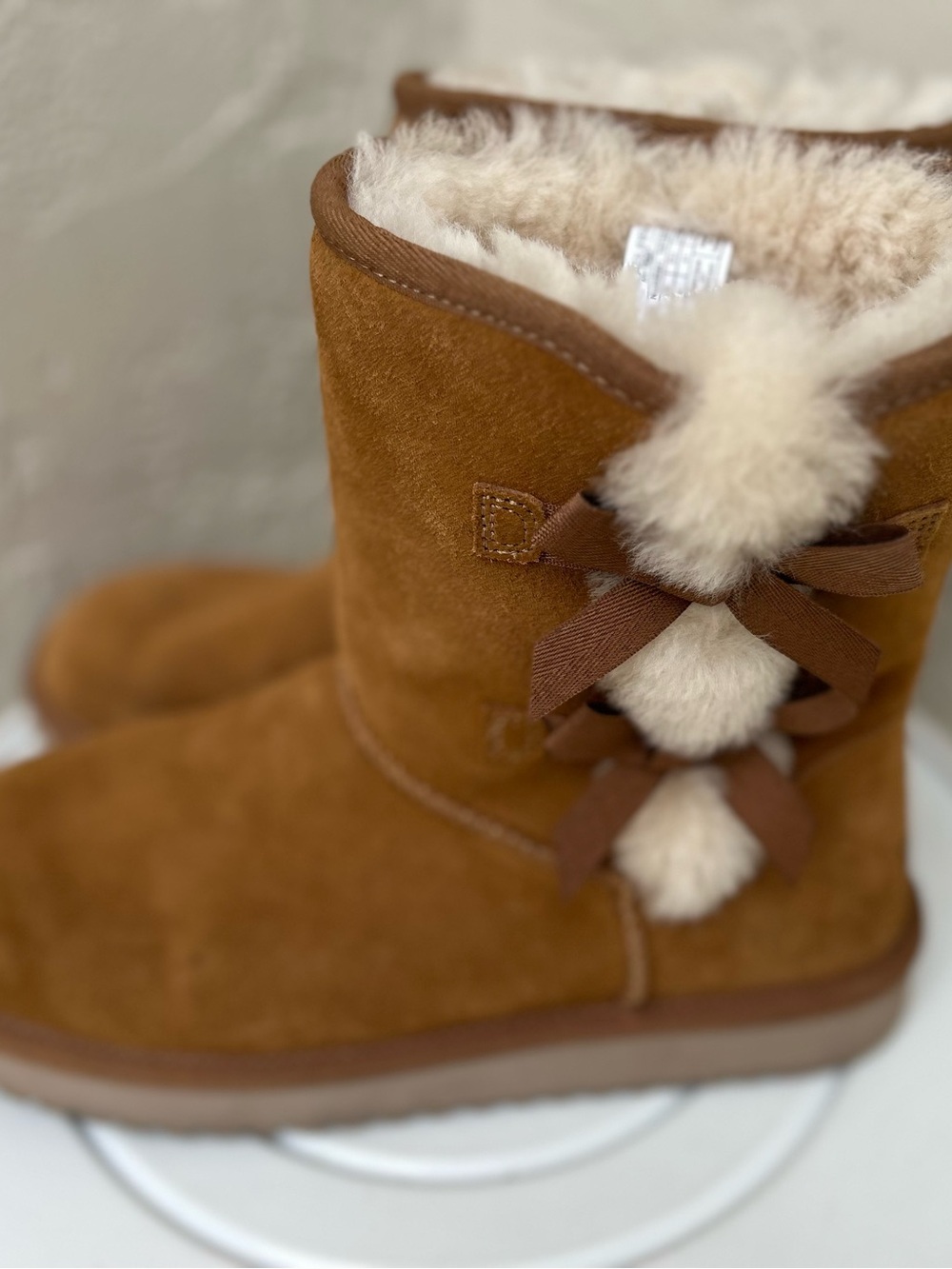 Koolaburra by UGG Women's Victoria Short Boots in a brown color Size 10
